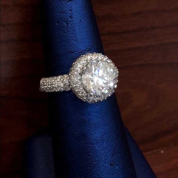 Engagement Ring 18k 3.68ct Total with Center!!! - Picture 3 of 10